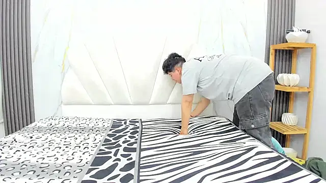 Gaia n Nix online show from April 3, 3:46 am