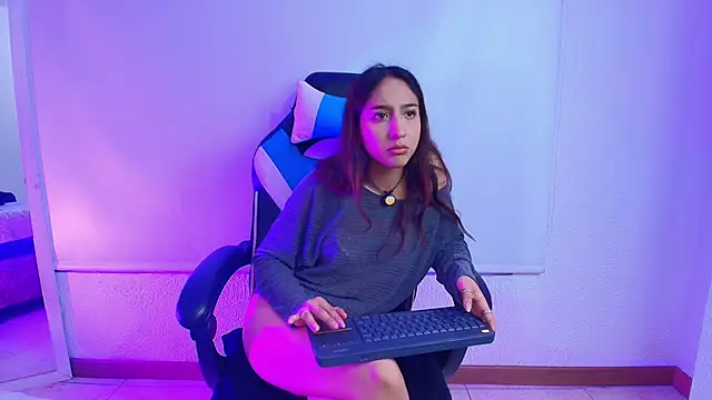 Gaia n Nix online show from March 27, 3:15 am