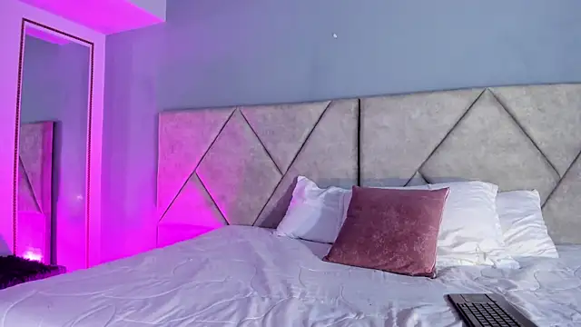 KaattyDoll online show from March 5, 8:38 pm