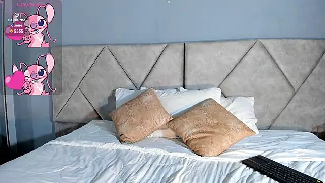 Snapshot of KaattyDoll chatting on February 14, 8:20 pm KaattyDoll online show from February 14, 8:20 pm