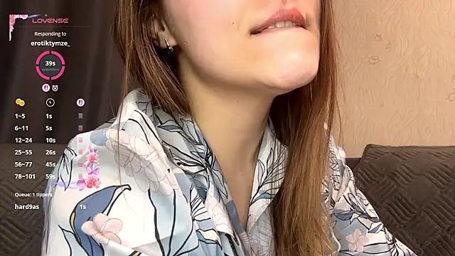 Snapshot of BunnyFleur chatting on February 17, 5:43 pm BunnyFleur online show from February 17, 5:43 pm