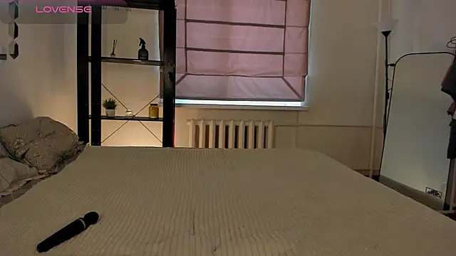 WarmAtEdges online show from April 4, 2:12 pm