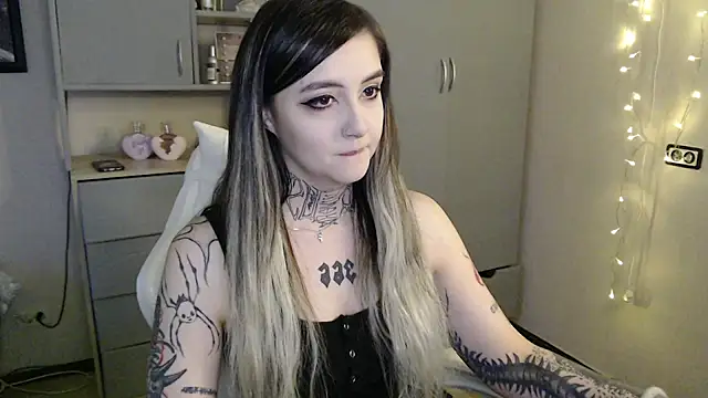 Rin Tozier online show from April 2, 1:24 am