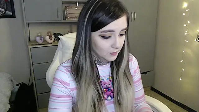 Rin Tozier online show from April 10, 1:23 am