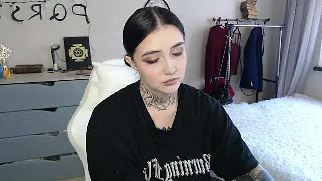 Snapshot of Rin_Tozier chatting on May 22, 2:09 am Rin Tozier online show from May 22, 2:09 am
