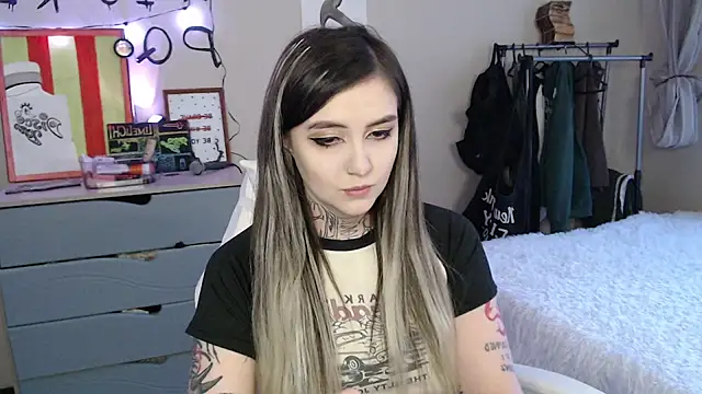 Rin Tozier online show from April 19, 1:06 am