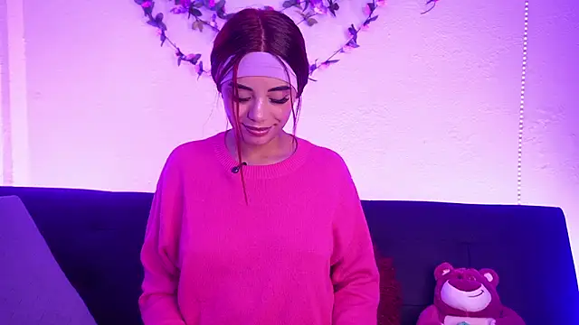 TiffanySander online show from March 25, 3:50 am