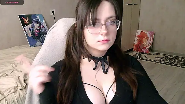 Snapshot of StayWithYuki chatting on February 21, 7:21 am StayWithYuki online show from February 21, 7:21 am