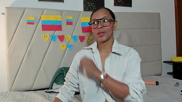 samaraa smith1 online show from July 16, 12:13 pm