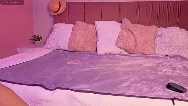 emma wilder  online show from March 21, 7:07 pm