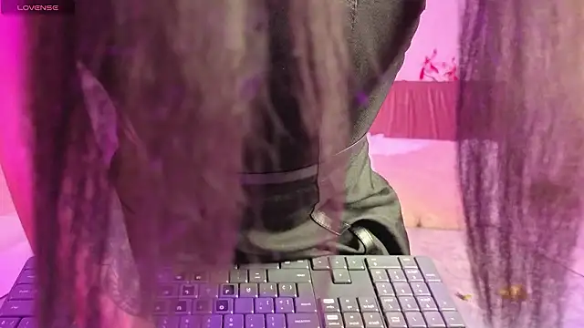 emma wilder  online show from March 17, 7:17 pm