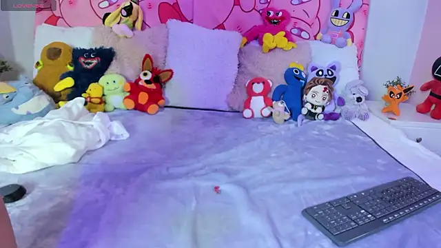 emma wilder  online show from March 7, 7:41 pm