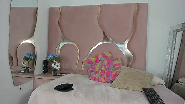 LunaScarleht online show from February 25, 1:22 pm