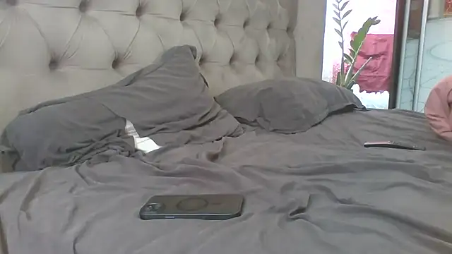 Shailadiess online show from April 3, 6:09 am