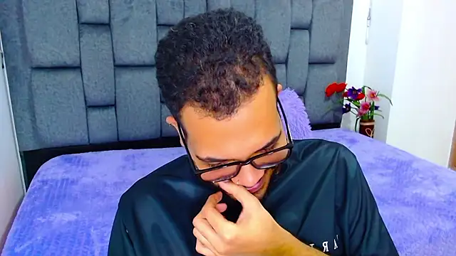 Snapshot of J_black_ chatting on February 25, 9:25 pm J black online show from February 25, 9:25 pm