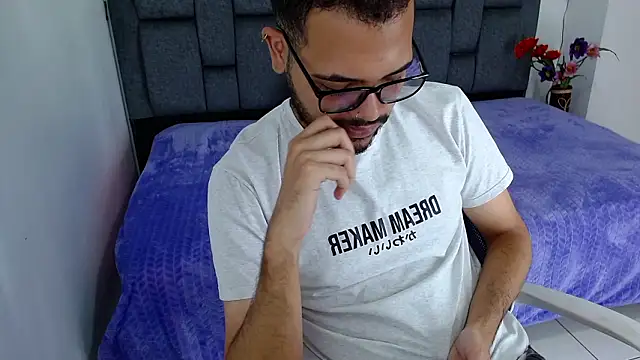 Snapshot of J_black_ chatting on February 13, 8:09 pm J black online show from February 13, 8:09 pm