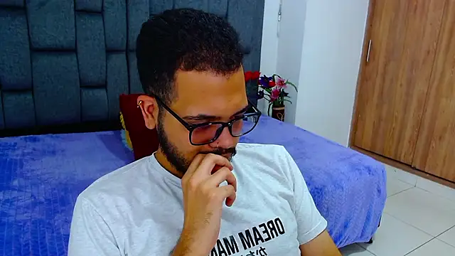 Snapshot of J_black_ chatting on February 26, 9:04 pm J black online show from February 26, 9:04 pm