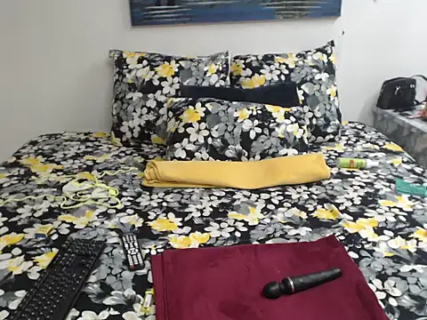 MissRedHotRaven online show from February 22, 5:47 pm