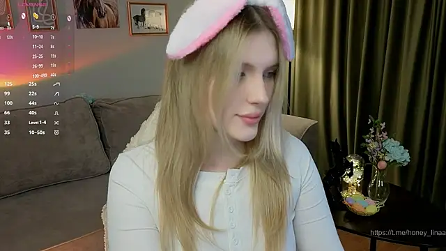 Snapshot of chatting on April 4, 5:19 pm online show from April 4, 5:19 pm