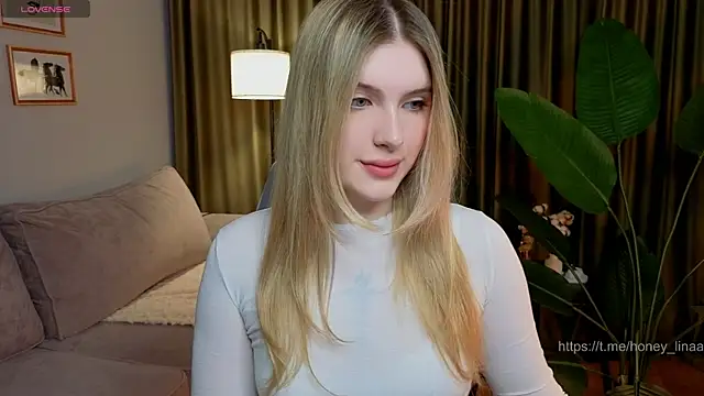 Snapshot of chatting on April 18, 6:10 pm online show from April 18, 6:10 pm