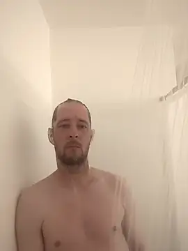 Snapshot of banans78 chatting on February 14, 1:44 pm banans78 online show from February 14, 1:44 pm