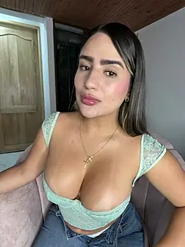 Miilana  online show from May 23, 10:20 pm