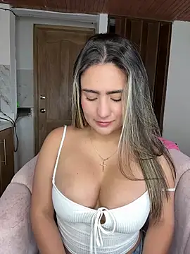 Miilana  online show from April 8, 9:05 pm