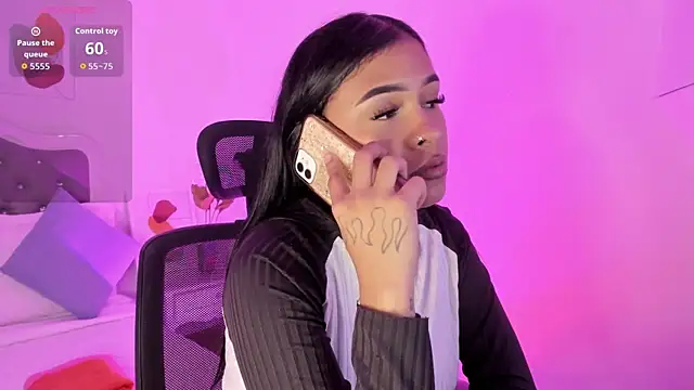 Snapshot of Aisha_Haddad chatting on February 13, 2:28 pm Aisha Haddad online show from February 13, 2:28 pm