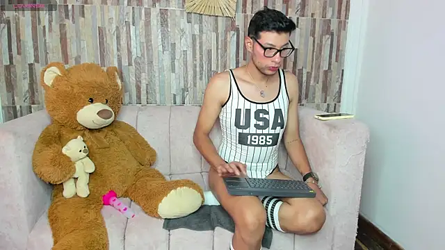 Miissy  online show from May 4, 9:17 pm
