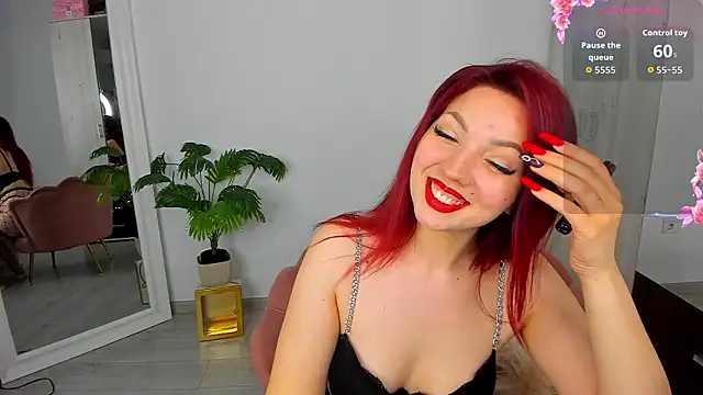 Snapshot of foxii1 chatting on March 1, 1:00 pm foxii1 online show from March 1, 1:00 pm