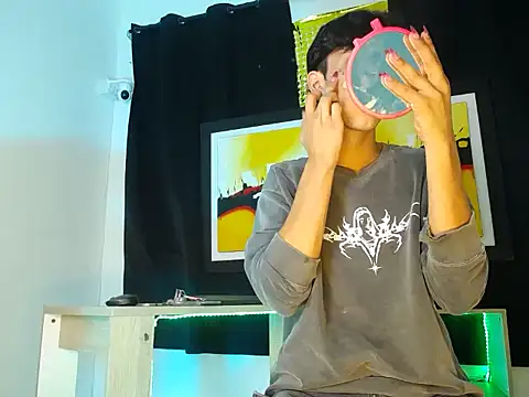 jullian ricci online show from March 20, 7:26 pm