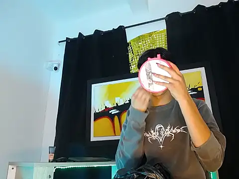 jullian ricci online show from March 24, 8:42 pm