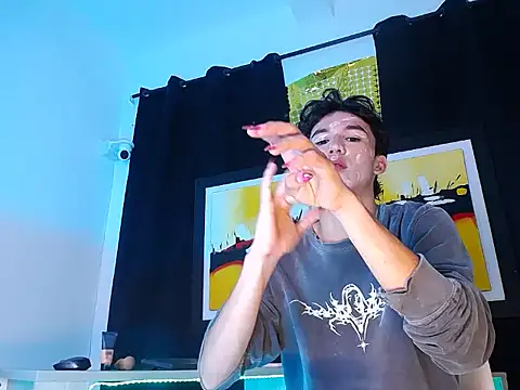 jullian ricci online show from March 21, 10:24 pm