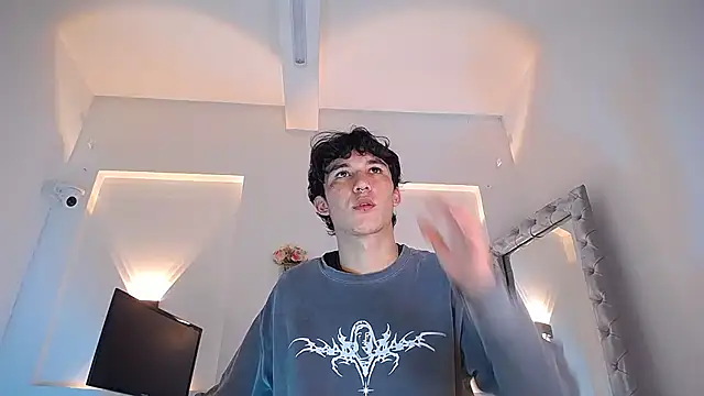Snapshot of jullian_ricci chatting on April 24, 8:22 pm jullian ricci online show from April 24, 8:22 pm