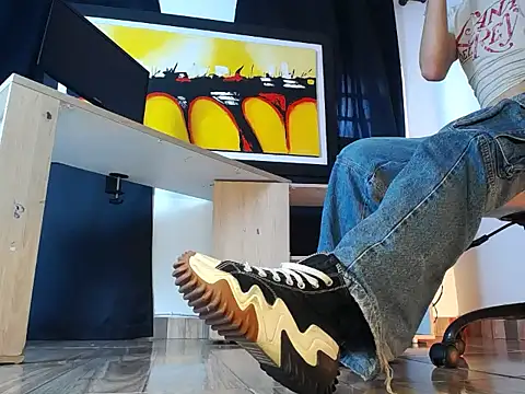 Snapshot of jullian_ricci chatting on February 14, 7:47 pm jullian ricci online show from February 14, 7:47 pm