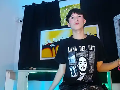 jullian ricci online show from March 23, 8:08 pm