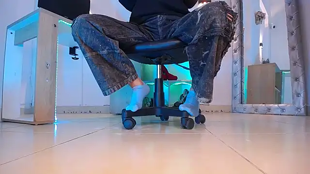 jullian ricci online show from April 14, 9:53 pm