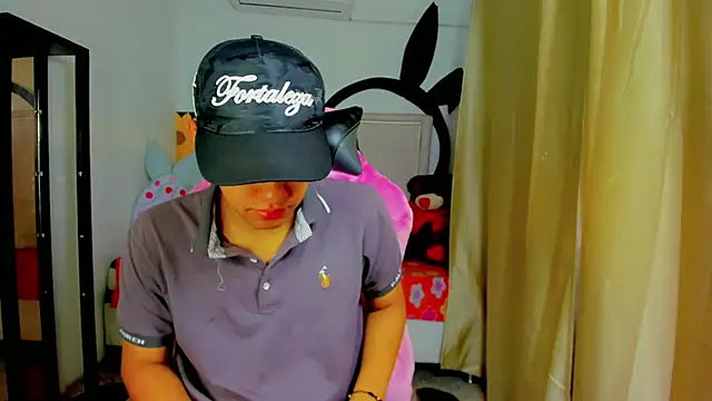 Top and bottom online show from April 7, 8:21 pm