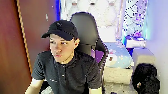 Top and bottom online show from March 20, 8:21 pm