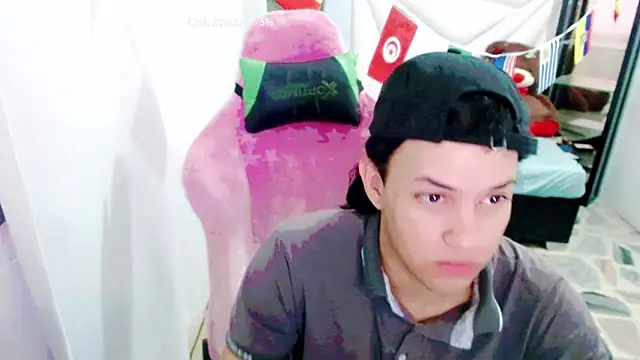 Top and bottom online show from June 24, 9:56 pm