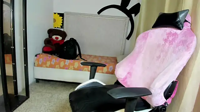 Top and bottom online show from April 13, 8:13 pm