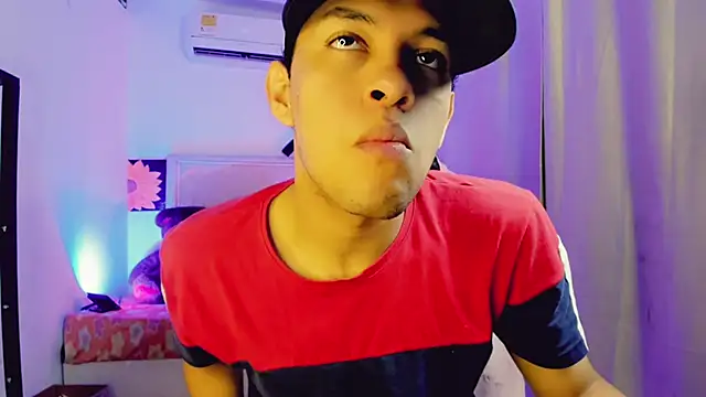 Top and bottom online show from April 14, 8:47 pm