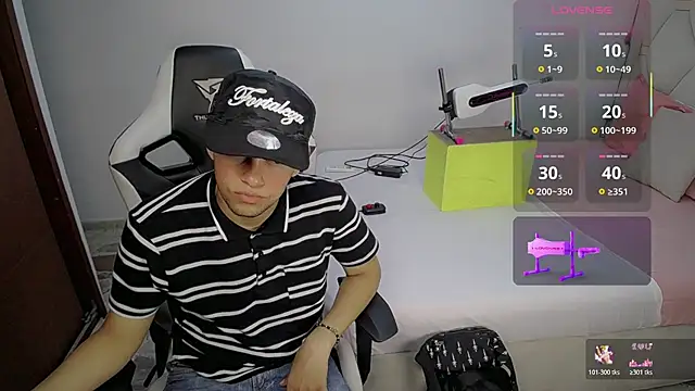 Top and bottom online show from February 24, 9:48 pm