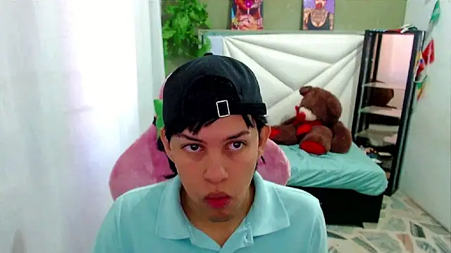 Top and bottom online show from June 25, 6:57 pm