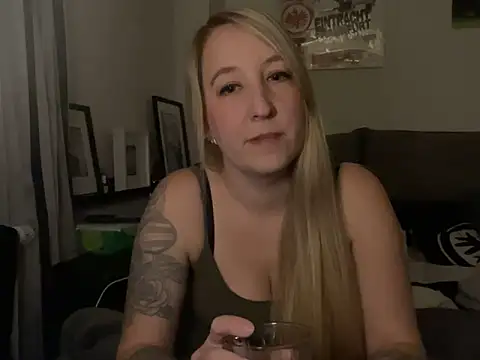 Ninimaus online show from March 12, 8:13 pm