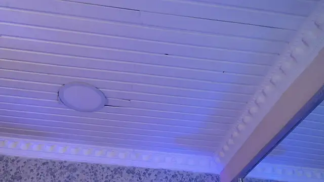 Snapshot of CloheBell chatting on February 25, 12:27 pm CloheBell online show from February 25, 12:27 pm