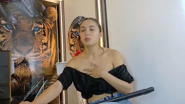  ArianaToroo online show from April 15, 1:48 pm