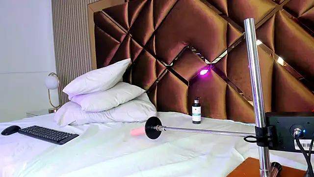 Alanna-Rose online show from February 20, 9:06 pm