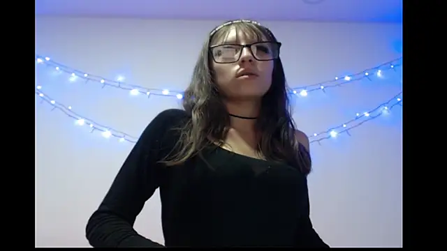 Snapshot of michell_bunny1 chatting on February 18, 3:15 am michell bunny1 online show from February 18, 3:15 am