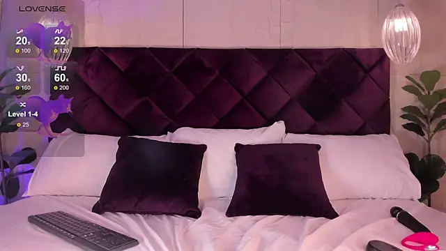 KittyLyne  online show from March 11, 12:10 pm